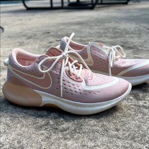 Nike Women's Light Pink Athletic Sneakers